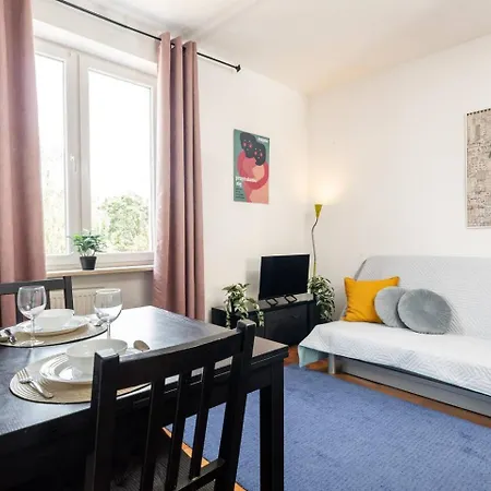 Rose Hip Center * Varsovie